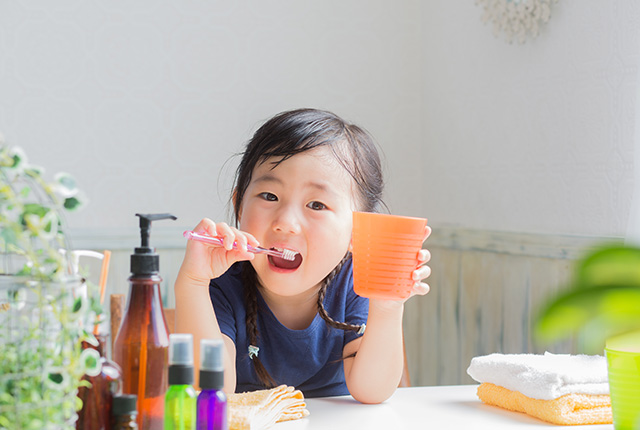 お子さまの歯科治療について